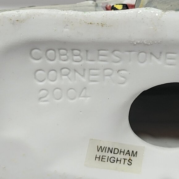 Cobblestone Corners & Wellington Square Set Of 2 Christmas Village Houses - Picture 7 of 11